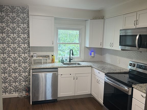 2nd image of 173 Lucille St #1