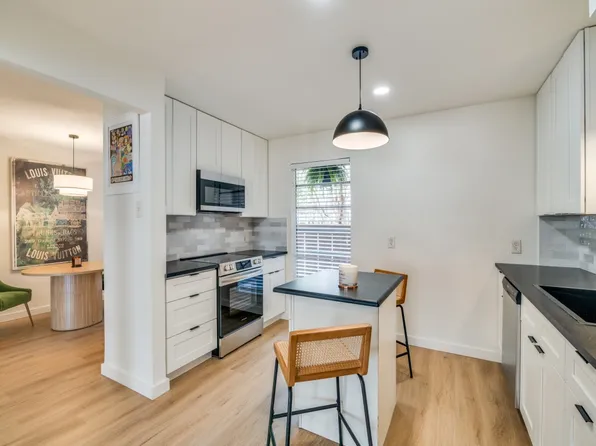 10590 High Hollows Dr APT 186, Dallas, TX 75230