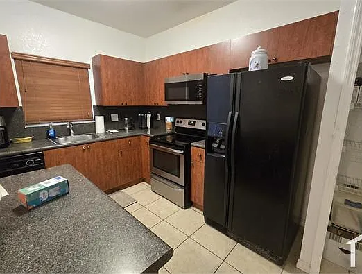 3 bed, 1500 sqft, $2,550 — Photo 3