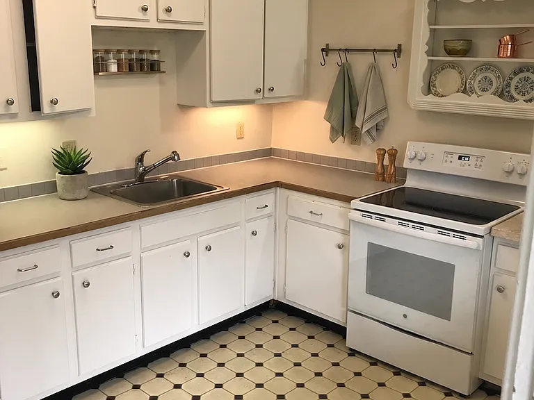 Fremont Apartments - Located on Fremont Ave — Photo 32