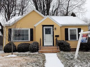 312 Brockley Rd, Irondequoit, NY 14609