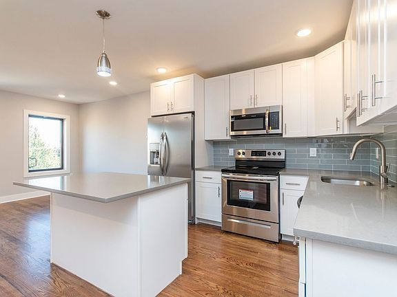 3rd image of 814 N Uber St #6