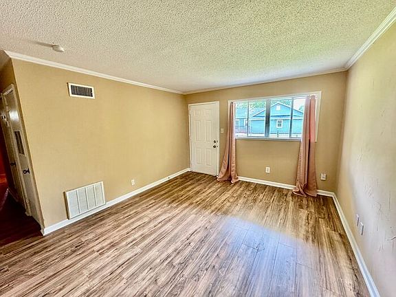 3rd image of 3508 Spruce Ave SW
