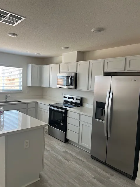 4 bed, 2.5 bath, 1631 sqft, $3,500 — Photo 4
