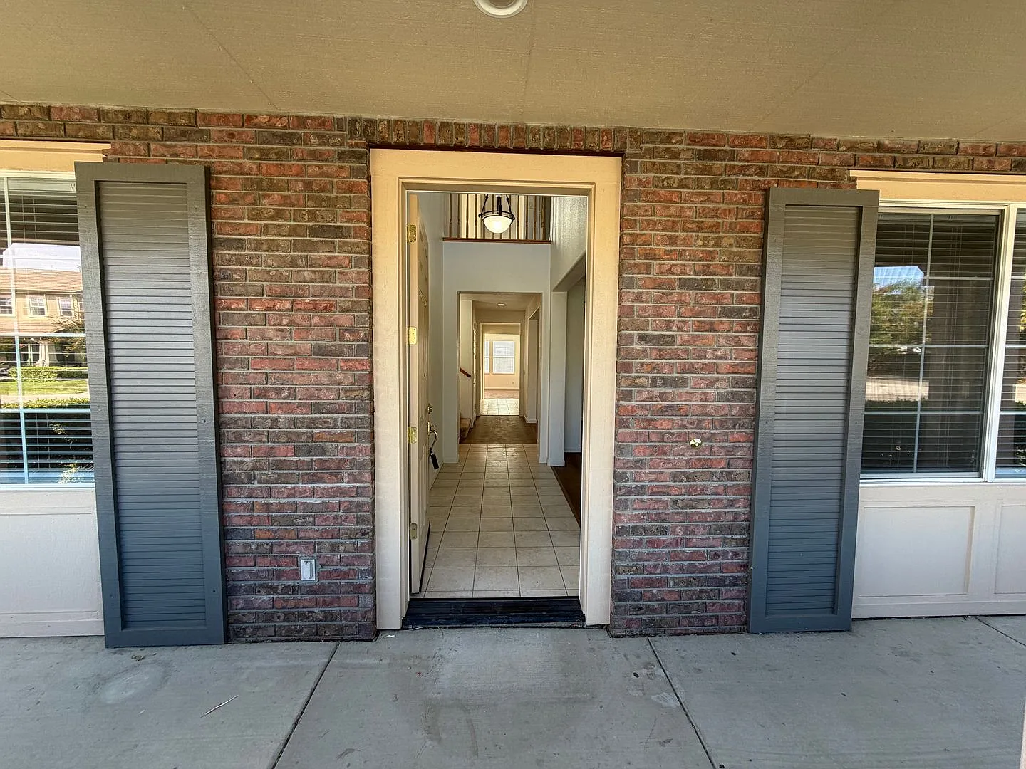 Newly Renovated 5-Bedroom Home with Pool & Hot Tub in Tracy! — Photo 3
