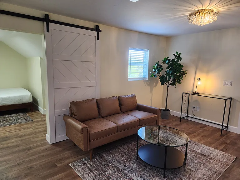 306 Hazeldine Ave SW #6 — Photo 12