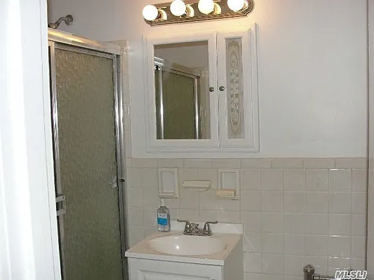 Sold by Douglas Elliman | media 18