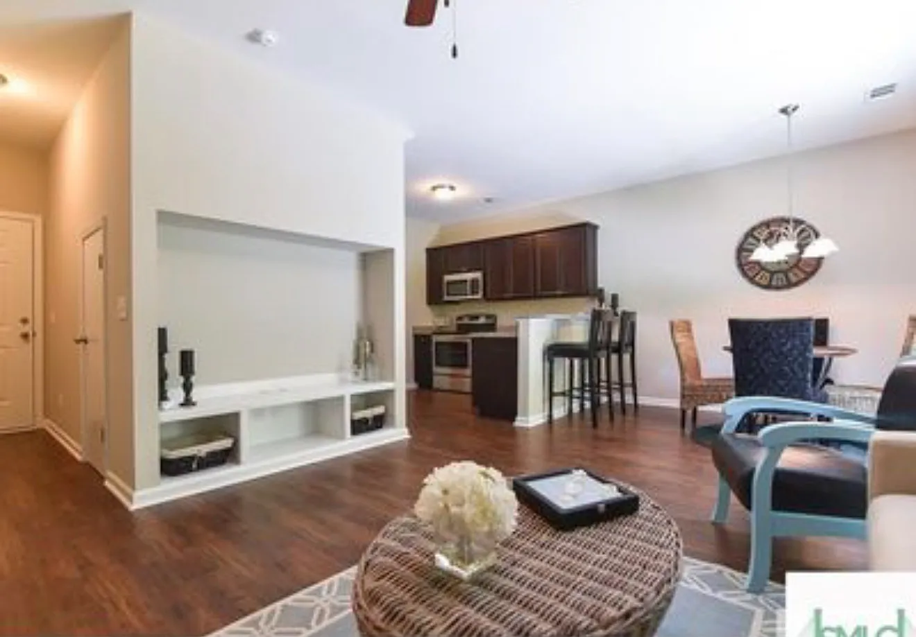 3 bed, 1500 sqft, $1,800 — Photo 3