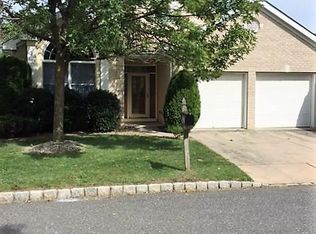 23 Brighton Ct, Monroe Township, NJ 08831