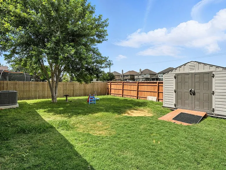 208 Gatewood Clf — Photo 34