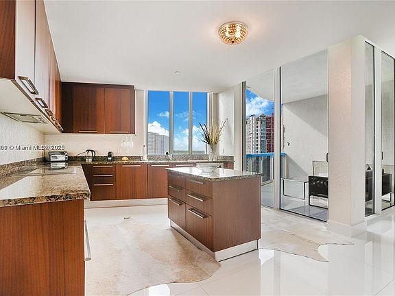 3rd image of 15811 Collins Ave APT 704