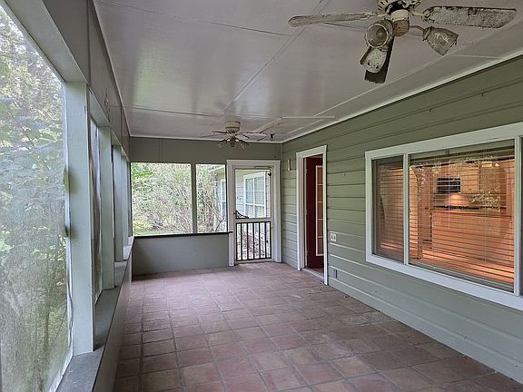 4th image of 15 Arrowhead Ln