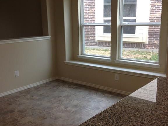 4th image of 1411 Squire Dr