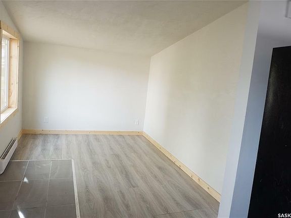 5th image of 221 2nd Ave E