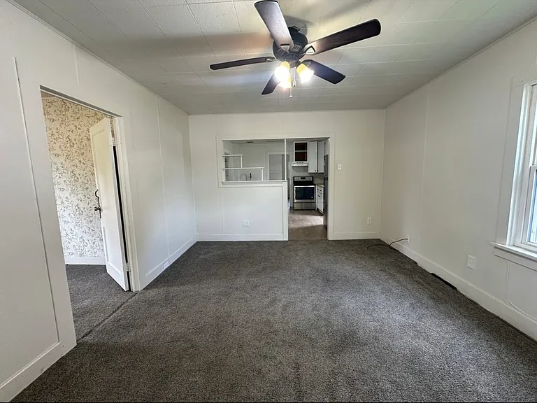 612 E Pierce St — Photo 10