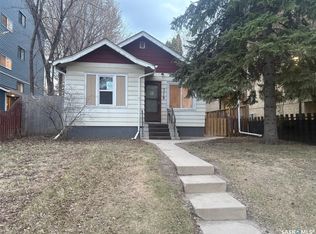 718 8th St E, Saskatoon, SK S7H0R3
