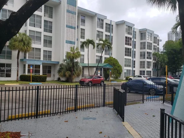 200 177th Dr #4023, Sunny Isles Beach, FL 33160