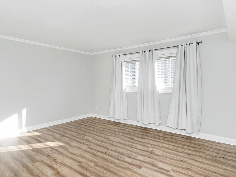 2377 Walton Blvd #11 — Photo 12