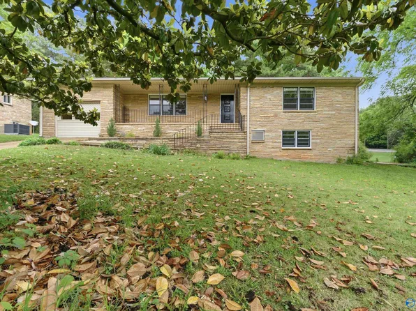 1002 Woodall Ln NW, Huntsville, AL 35816