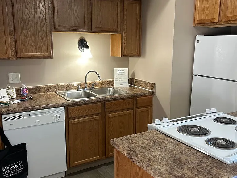 Southdale Square Apartments — Photo 104