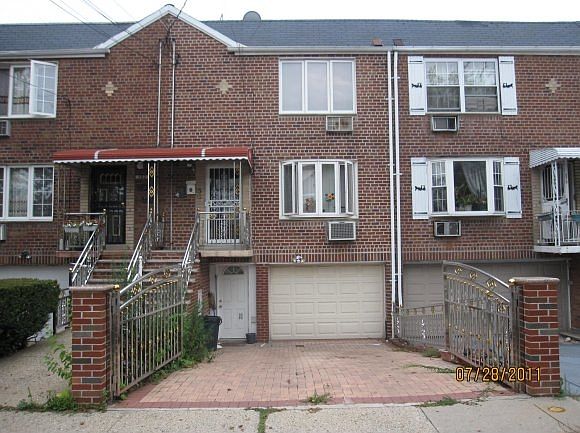 1st image of 580 E 88th St