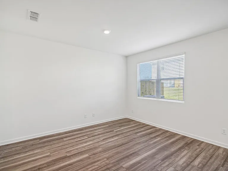 136 Saginaw Ct — Photo 22