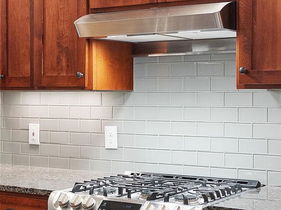 5th image of 9414 Ancient Oak Ln