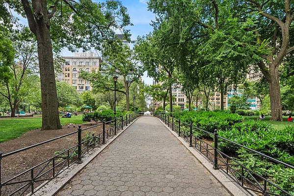 Rented by Brown Harris Stevens | media 6