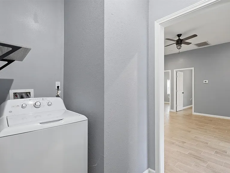 324 Johnson St #B — Photo 10