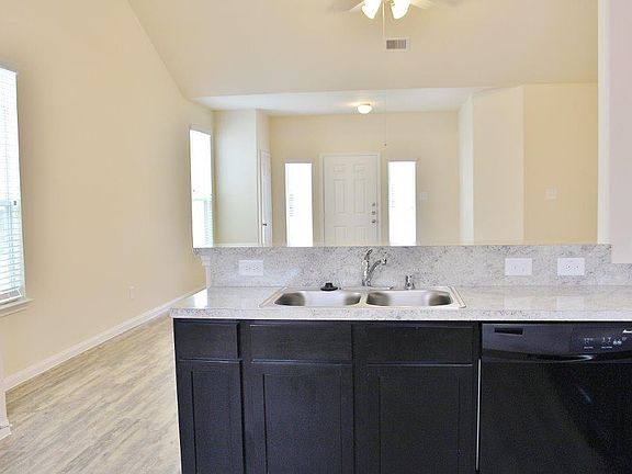 4th image of 12402 Maura Ln
