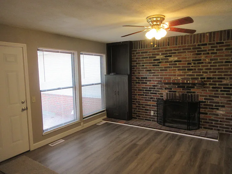 10 Cricket Ct — Photo 9
