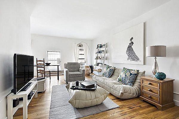 1st image of 301 E Houston St APT 4