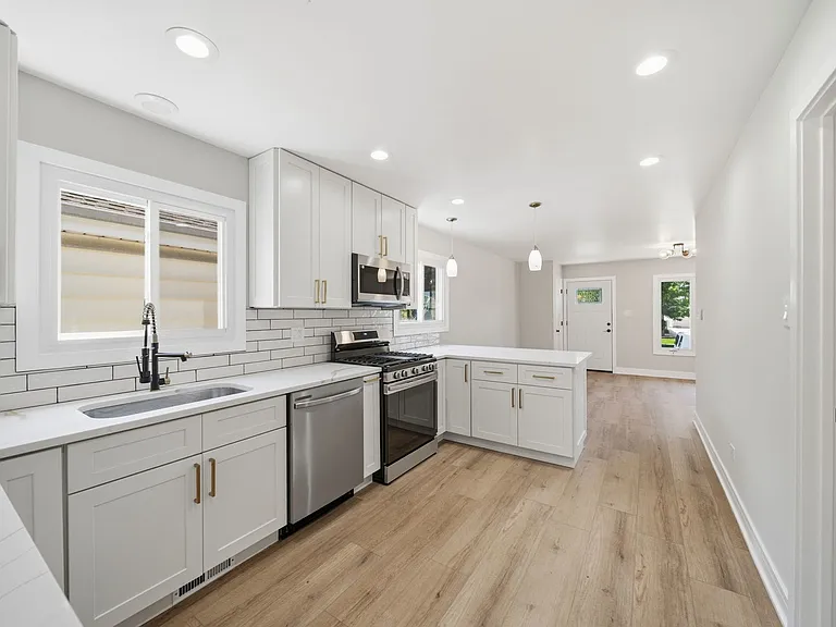 10439 S Drake Ave — Photo 23