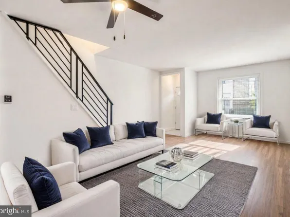 2545 S Marshall St, Philadelphia, PA 19148