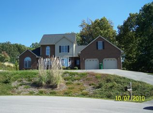 208 Stonewall Dr, Daleville, VA 24083