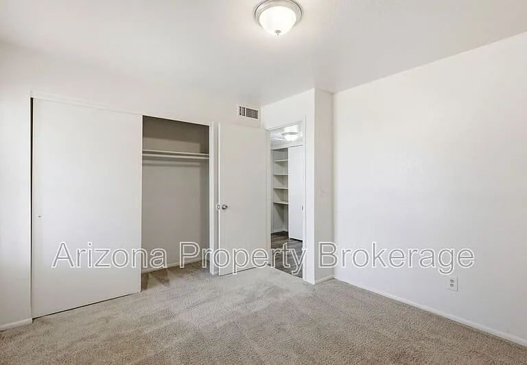 1625 N Date #18 — Photo 14