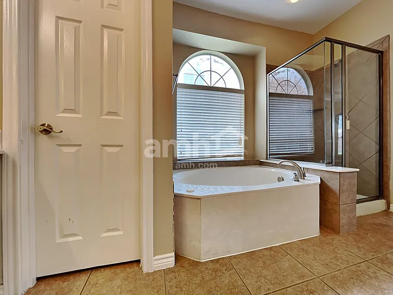 2525 Stone Meadows Dr — Photo 18