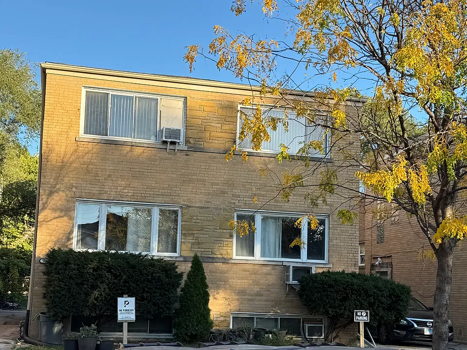 Lawler Ave