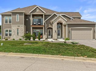 2844 Fox Lake Cir #101, Waukesha, WI