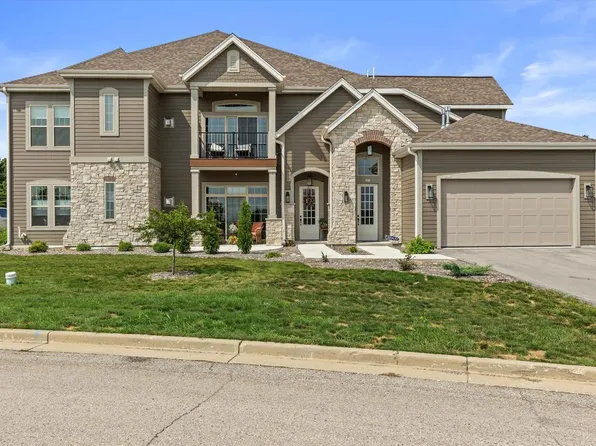 2844 Fox Lake CIRCLE #101, Waukesha, WI 53189