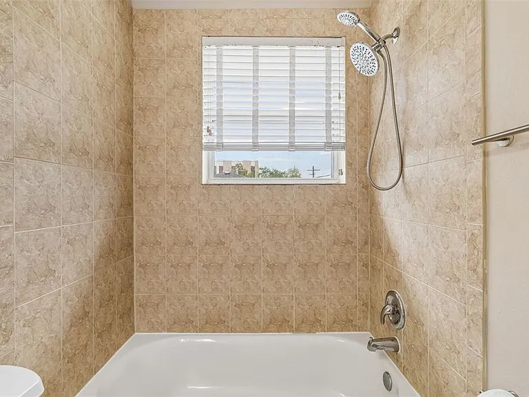 601 Swann Dr — Photo 21
