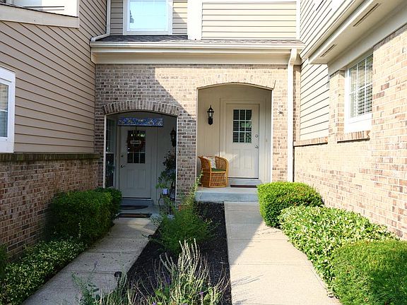 2nd image of 943 Oakmont Ct
