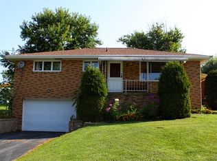 5 Willow Dr, Washington, PA 15301