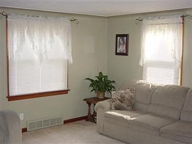 5th image of 1942 Meadowbrook Ave