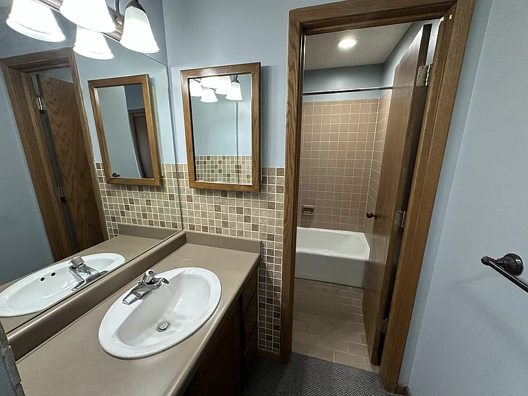 139 N 11th St #1004 — Photo 10