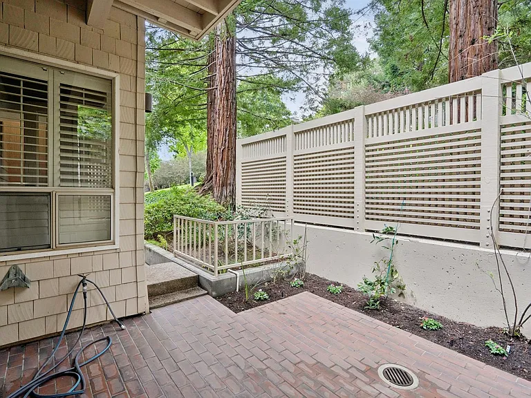 651 Manresa Ln — Photo 36