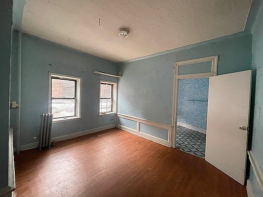 2nd image of 875 43rd St #A12