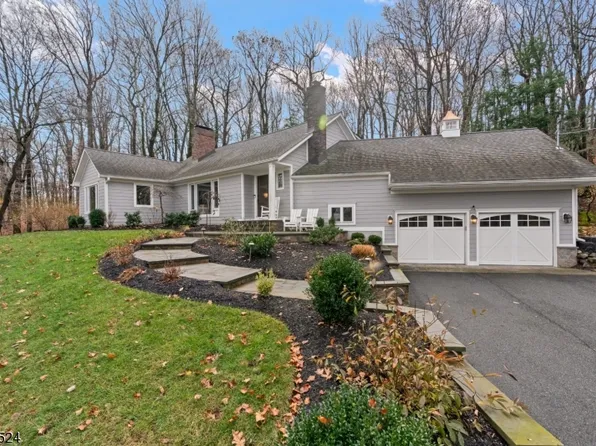 23 Gravel Hill Rd, Kinnelon Boro, NJ 07405