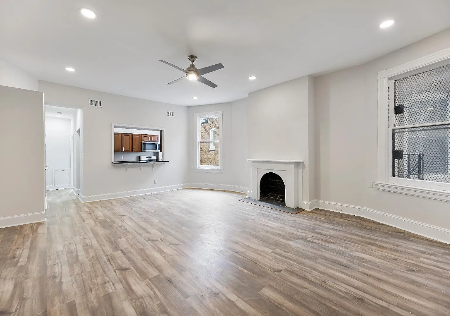 1916 Eutaw Place - 2nd Floor R (2R) — Photo 1