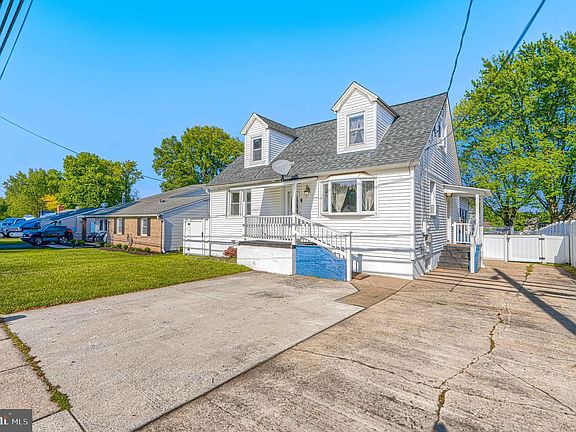 2nd image of 2215 Lodge Farm Rd